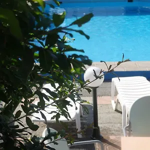 https://matinas-apartments.hotelschalkidiki.net