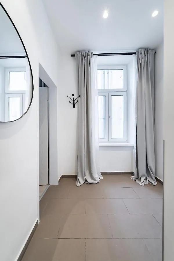 Zeus Design Apartments Вена 0*,  Австрия